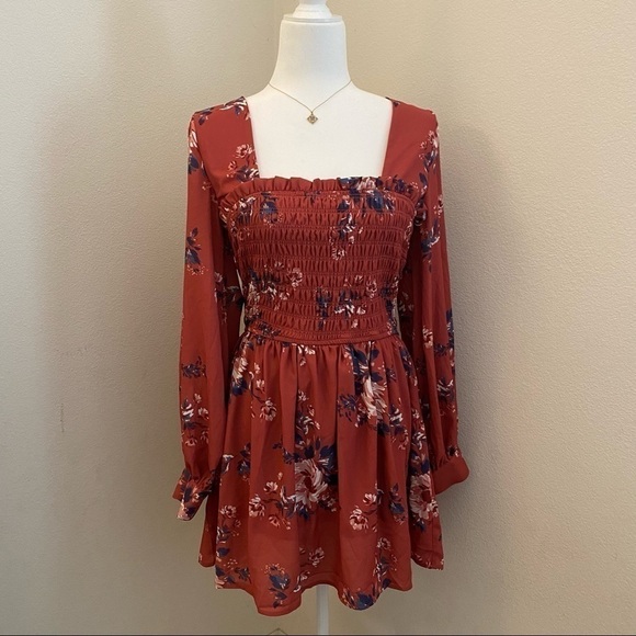BNWT Q&A Gathered bodice Floral Long Sleeve Mini Dress - Picture 14 of 15